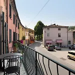 Hilary House * Lucca